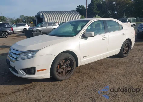2010 Ford Fusion Hybrid z USA, uszkodzony, nr VIN 3FADP0L37AR176912